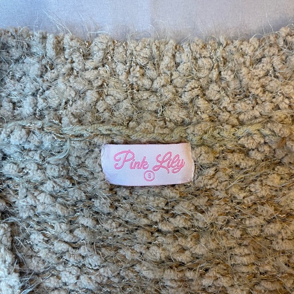 PINK LILY CARDIGAN🍂 - Picture 2 of 2
